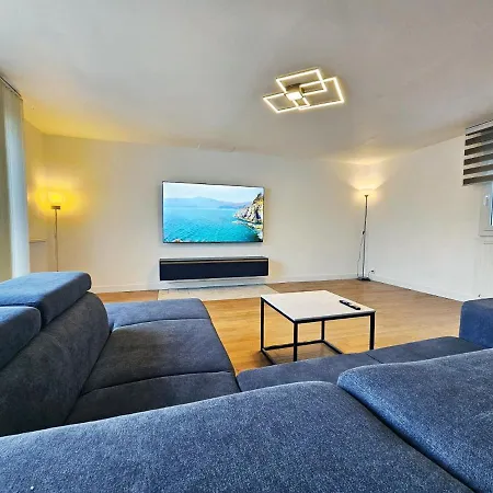 Royal Terrace - Maison & Parking Prive 펜션 *